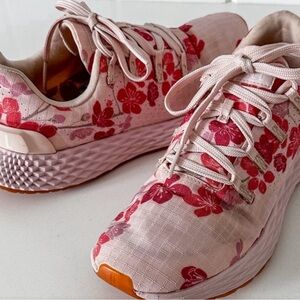 NOBULL Blush Cherry Blossom Ripstop Runner | Size 6.5 | EUC
